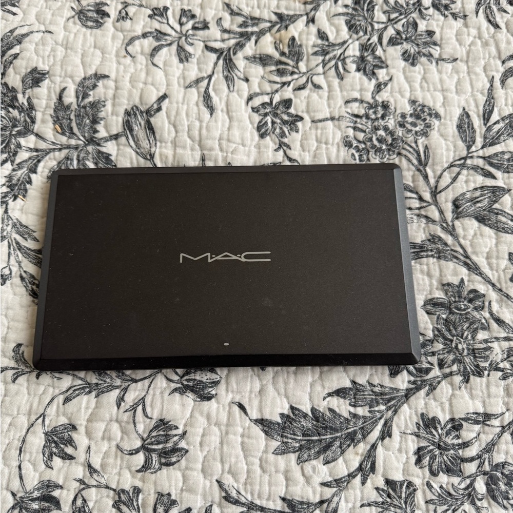 MAC Black Makeup Palette